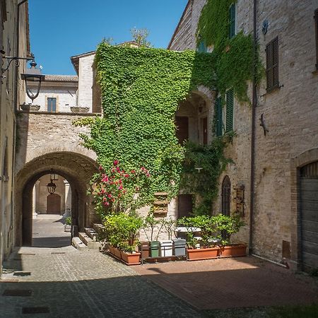 Appartamenti Turistici Vicolo S. Chiara Sassoferrato Extérieur photo