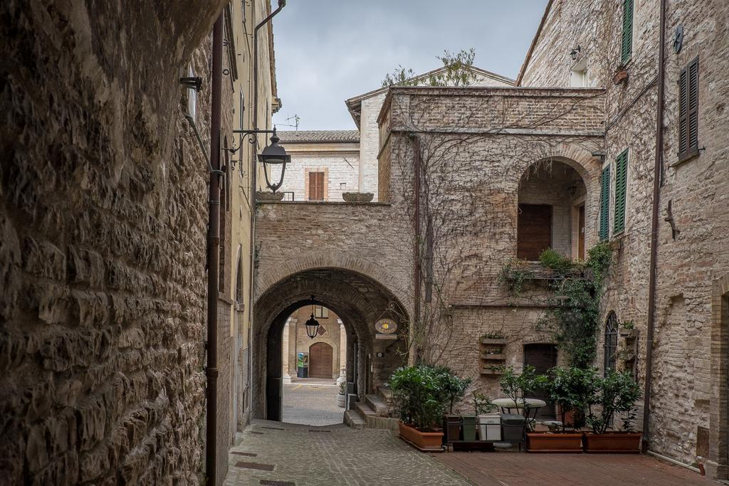 Appartamenti Turistici Vicolo S. Chiara Sassoferrato Extérieur photo