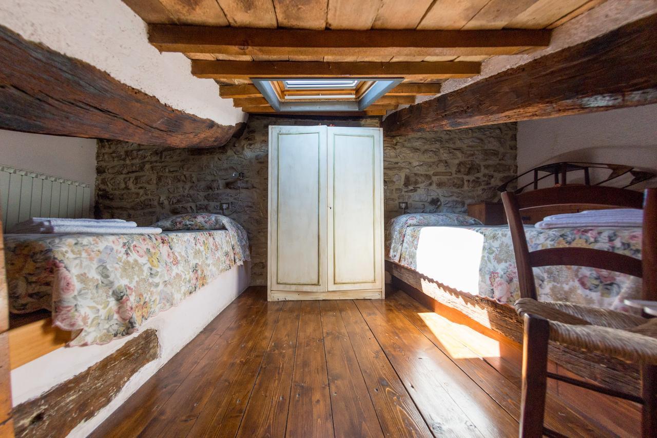 Appartamenti Turistici Vicolo S. Chiara Sassoferrato Extérieur photo